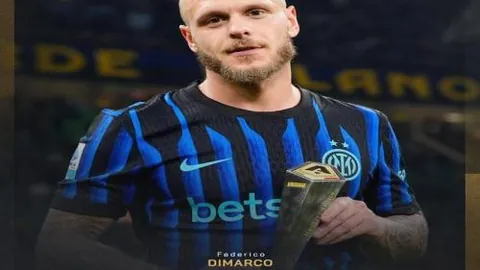 世锦赛短道速滑男子1500米A组决赛精彩瞬间回放